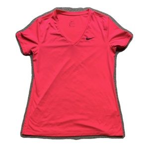 Nike Dri-fit Hot pink T-shirt v-neck MEDIUM